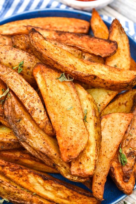 Instant Pot Potato Wedges, Homemade Jojos Potato Wedges Air Fryer, Air Fryer Wedge Potatoes, Air Fryer Wedges, Air Fryer Xl Recipes, Appalachian Food, Potatoe Wedges, Air Fryer Potato Wedges, Air Fryer Potato