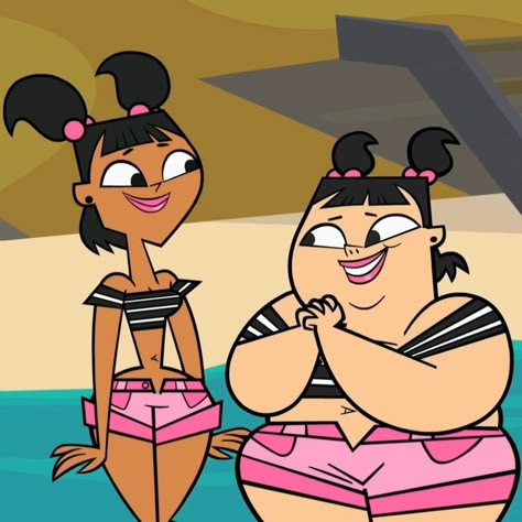 Cartoon Iconic Duos, Total Drama Island Katie Sadie, Sadie And Katie Costume, Girl Duo Characters, Katie And Sadie Costume, Best Friend Duos Cartoon, Iconic Girl Duos Cartoon, Girl Duos Cartoon, Katie And Sadie Total Drama Island