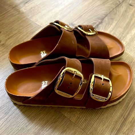 Birkenstock- Brown & Gold Brown Leather Birkenstocks, Berken Stocks Shoes, Gold Birkenstocks, Brown Birkenstocks, Birkenstock Gold, Leather Birkenstocks, Brown Birkenstock, 2024 Wishes, Shoe Guide