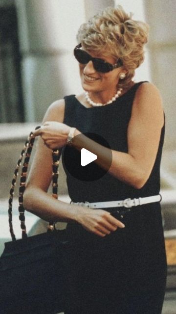 𝓛𝓪𝓭𝔂 𝓓𝓲𝓪𝓷𝓪 ✨ on Instagram: "Her old money style>>>>♟️🗝️👜✨ . . . . . . . . . . . Hashtags #lady #diana #princessofwales #dianaprincessofwales #oldmoney #ladydianaedit #ladydii #ladydianasoldmoneystyle" Lady Diana Watch, Princess Diana Purple, Lady Kitty Spencer, Diana Spencer Movie, Princess Diana Italy 1985, Old Money Style, Lady Diana Spencer, Diana Spencer, Princesa Diana