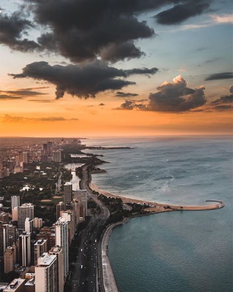 Lake Shore Drive facing north Lake Shore Drive, Old And New, Chicago, Lake, Natural Landmarks, Water, Travel