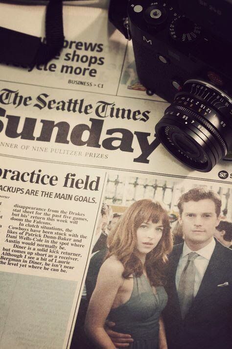 Christian Grey and friend at the ceremony graduation at WSU Vancouver| Seattle Times | New still from the movie #FiftyShades Christian Grey Jamie Dornan, Laters Baby, Fifty Shades Movie, Fifty Shades Freed, Fifty Shades Darker, 50 Shades Of Grey, Christian Grey, Book Boyfriends, Fifty Shades Of Grey