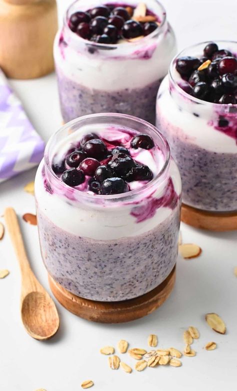 Blueberry Protein Overnight Oats (38g Protein) - The Conscious Plant Kitchen Overnight Oats Protein Powder, Blueberry Overnight Oats With Yogurt, Overnight Oats Blueberry Cheesecake, Blended Blueberry Overnight Oats, Blueberry And Cream Overnight Oats, Blueberry Protein Overnight Oats, Overnight Oats With Yogurt, Blueberry Overnight Oats, Protein Overnight Oats