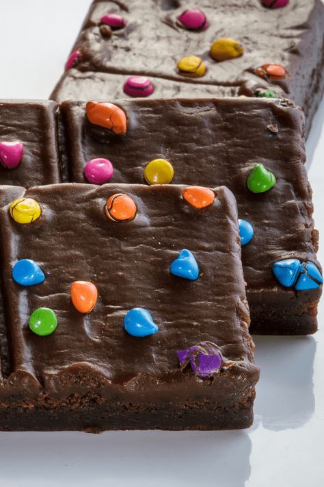 This copycat recipe for Cosmic Brownies are rich, fudgy, and covered with bright little sprinkles. They taste just like the original Little Debbie's, but made with love and no preservatives! Basic Brownie Recipe, Chocolate Pasta, Cosmic Brownies, Easy Chocolate Desserts, No Bake Brownies, Chocolate Zucchini, Fudgy Brownies, Chocolate Shavings, Moist Cakes