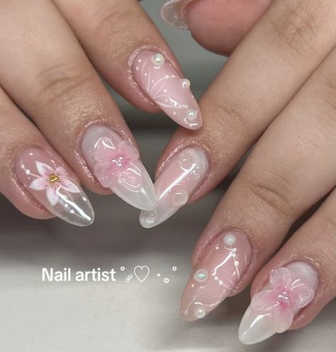 Douyin Summer Nails, Gel X Flower Nails, Gel X Nail Art Designs, Gel X Almond Nail Designs, Sculpted Flower Nails, Pink Floral Nails, Flowers And Pearls, Wow Nails, Summery Nails