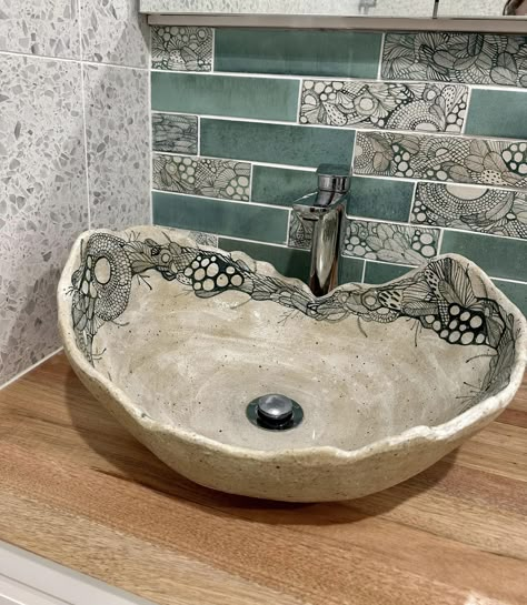 Handmade Ceramic Sink Bowl, Ceramic Basin Sink, Ceramic Basin Handmade, Handmade Sink Ceramic, Ceramic Sink Bowl, Bathroom Basin Ideas, Clay Sinks, Ceramic Sink Bathroom, Pottery Sink