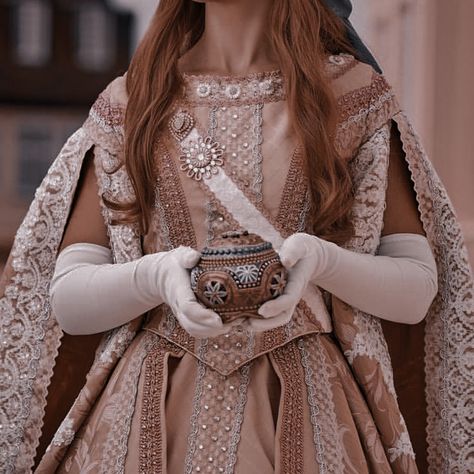 Anastasia Romanov Aesthetic, Romanov Aesthetic, Anastasia Core, Anastasia Aesthetic, Anastasia Cosplay, Princess Shot, Dark Royalty Aesthetic, Anastasia Musical, Anastasia Movie