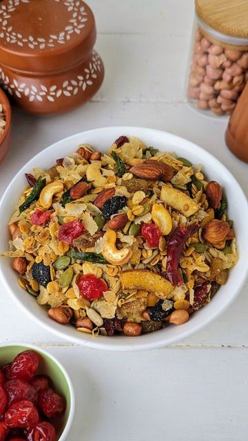 Oats Recipes Indian, Healthy Oats, Poha Recipe, Millet Recipes, Spicy Snacks Recipes, Indian Cooking Recipes, Quick Recipes Snacks, Golden Raisins, Spicy Snacks