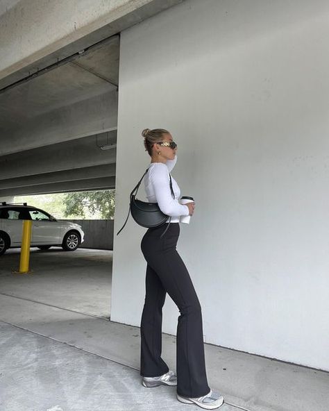 Polene Bag Outfit Summer, Polene Paris Bag Outfit, Hailey Bieber Casual Outfits, Polene Bag Outfit 10, Polene Outfit, Khaite Benny Belt Outfit, Polene Beri Outfits, Hailey Bieber Casual, Negin Mirsalehi Winter Style