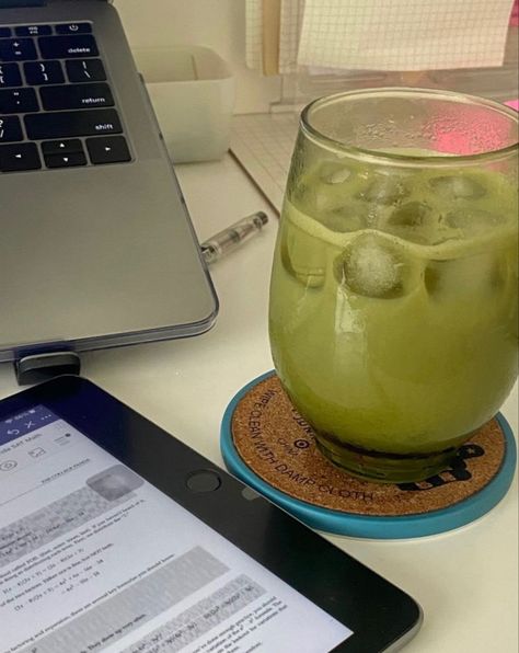 Matcha Drink, Studying Inspo, Green Juice, Study Hard, Yoga Workout, Morning Motivation, Study Motivation, Aesthetic Food, Healthy Life