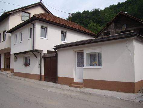 Old Bosnian houses Bosnian House, Fountains Backyard, Colorful Stones, Small Doors, Garden Elements, Traditional Garden, Stone Surface, Modern Architecture House, Wooden Fence