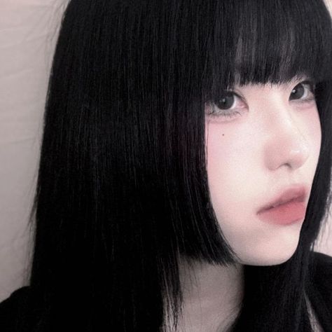 Bangs Japanese, Black Hair Japanese, Rebonded Hair, Black Hair Bangs, Black Hair Aesthetic, Straight Black Hair, Girls With Black Hair, Hair Bangs, Japanese Hairstyle