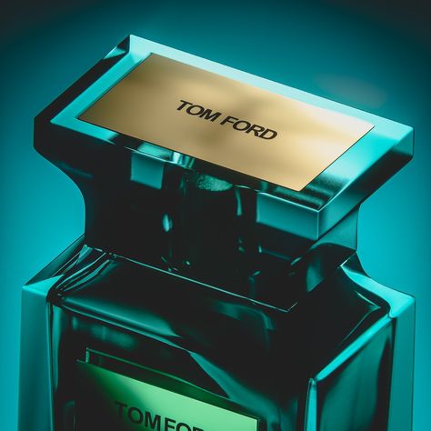 New CGI concept TOM FORD perfume Full project in the link : https://www.behance.net/gallery/209289071/TOM-FORD #2mdomestika #tomford #octanerender #3d #id #industrialdesign #productdesign #designs #blender #perfume #productdesign #cgi #rendering #ecommerce 3d Perfume Animation, Tom Ford Perfume Photography, Perfume 3d Render, Tomford Perfumes Man, Tom Ford Perfume Oud Wood, Tom Ford Perfume, Tom Ford, Industrial Design, 3 D