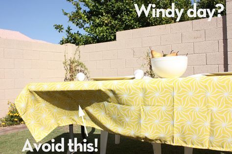 Prevent Fly-Away Tablecloths… Let’s face it, even those tablecloth clips break up the beauty. So, with a few scrap pieces of fabric, here is a rockin’ remedy. Easy Table Cloth Ideas, Diy Table Cloth Weights, Picnic Table Cloth Ideas, Outdoor Table Cloth Ideas, Sew Pockets, Outdoor Table Cloth, Tablecloth Ideas, Diy Tablecloth, Diy Outdoor Table