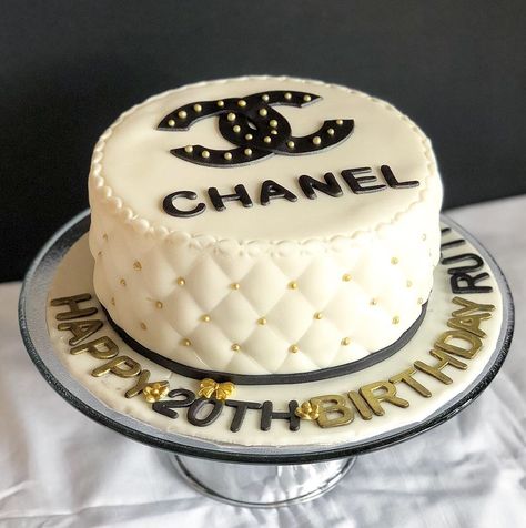 Chanel Cake Birthdays, Channel Birthday Cake, Chanel Cake Ideas, Birthday Cake Chanel, Chanel Cakes, Atkins Desserts, Cake Chanel, Chanel Birthday Cake, Channel Cake