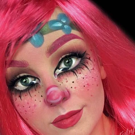 Poppy from Trolls movie Poppy Trolls Makeup, Poppy Makeup, Poppy From Trolls, Trolls Movie, Troll Face, Inspired Makeup, Face Painting, Glow Up?, Painting Inspiration