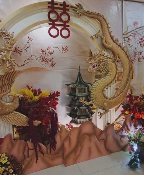 ?𝘿𝙚𝙩𝙖𝙞𝙡𝙨... 𝘿𝙧𝙖𝙜𝙤𝙣 & 𝙋𝙝𝙤𝙚𝙣𝙞𝙭 𝙩𝙝𝙚𝙢𝙚 𝙙𝙚𝙘𝙤𝙧 Indoor Wedding Decorations, Dragon Phoenix, Indoor Wedding, Phoenix, Wedding Decorations