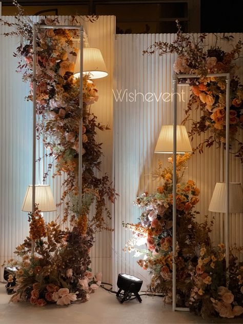 Teracota Decoration Wedding, Wedding Backdrop Ideas Reception, Event Stage Design Backdrops, Event Stage Design Ideas, Wedding Foyer, Glamour Decor, Wedding Background Decoration, Wedding Stage Design, Luxury Wedding Decor