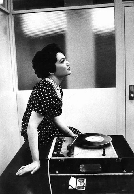 Connie Francis Dj Girl, Connie Francis, Foto Inspo, Serge Gainsbourg, Record Players, Vinyl Music, Record Collection, Vintage Tv, Vintage Records