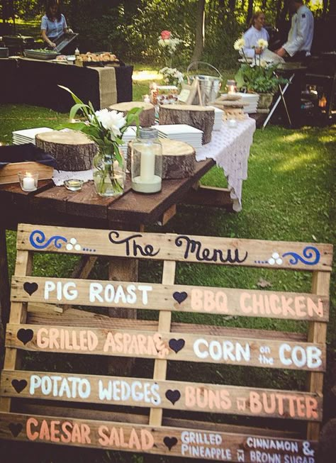 Pig Roast Wedding, Pig Roast Party, Menu Board Diy, Catering Decor, Bbq Wedding Reception, Backyard Bbq Wedding, Ideas For Backyard, Diy Menu, Wedding Glam