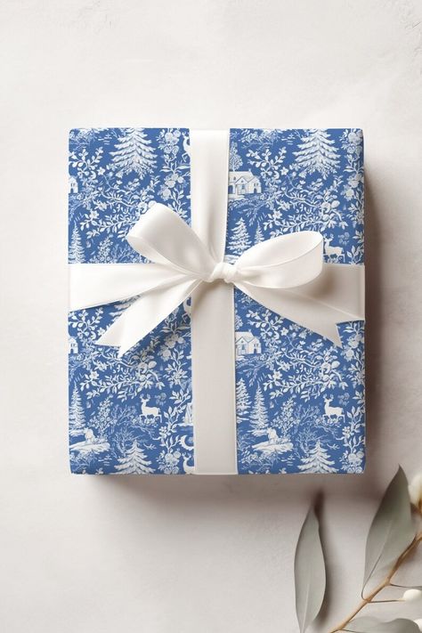 Winter Wrapping Paper, Wrapping Paper Bags Diy, Rapping Paper, Toile Christmas, Christmas Toile, Blue Wrapping Paper, Silver Christmas Decorations, Paper Blue, Gift Wraps