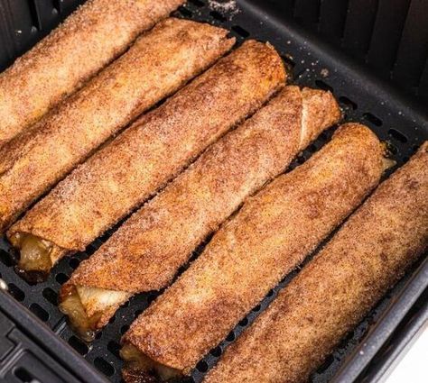 Air Fryer Apple Pie Taquitos: A Crispy Twist on a Classic Dessert - NewsBreak Apple Tacos, Apple Pie Taquitos, Air Fryer Apple Pie, Philly Cheese Steak Casserole Recipe, Slow Cooker Apple Crisp, Peach Cobbler Muffins, Cream Corn Casserole, Short Ribs Slow Cooker, Traditional Apple Pie