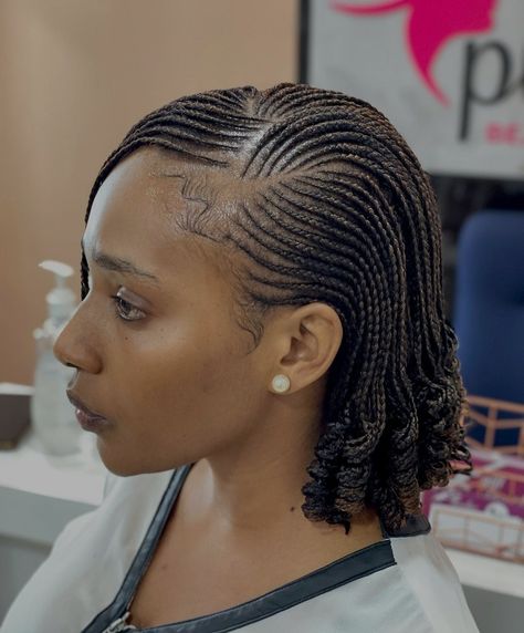 Cornrows With Box Braids, Short Hair Twist Styles, Latest Hair Braids, Bob Braids Hairstyles, Black Hair Updo Hairstyles, Short Box Braids Hairstyles, Natural Hair Stylists, Quick Natural Hair Styles, African Hair Braiding Styles