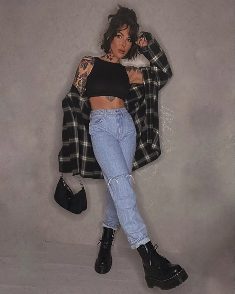 Grunge Chic Outfits, Mode Inspo, Alternative Outfits, Outfit Inspo Fall, Edgy Outfits, Doc Martens, Grunge Fashion, Grunge Outfits, Outfits Casuales