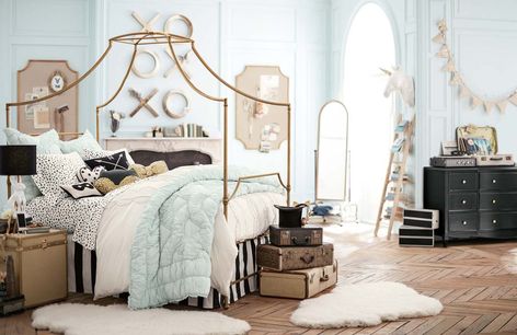 Blue Teen Girl Bedroom, Emily And Meritt, Teen Girl Bedroom, Gold Bedroom, Ideas Hogar, Teen Bedding, Canopy Bed, Big Girl Rooms