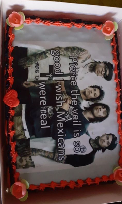 I wished for Mexicans to become real when I blew out the candles Pierce The Veil Cake, Jaime Preciado, Tony Perry, Mcr Memes, Emo Men, Inner Thoughts, Kellin Quinn, Reading Music, Pierce The Veil