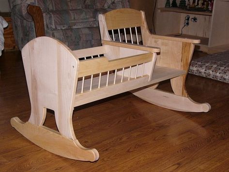 Learn how to build a rocking chair crib! – Your Projects@OBN Baby Cradle Plans, Cradle Woodworking Plans, Diy Rocking Chair, Rocking Chair Plans, Diy Crib, Murphy Bed Plans, Baby Cradle, Mid Century Modern Chair, Videos Youtube