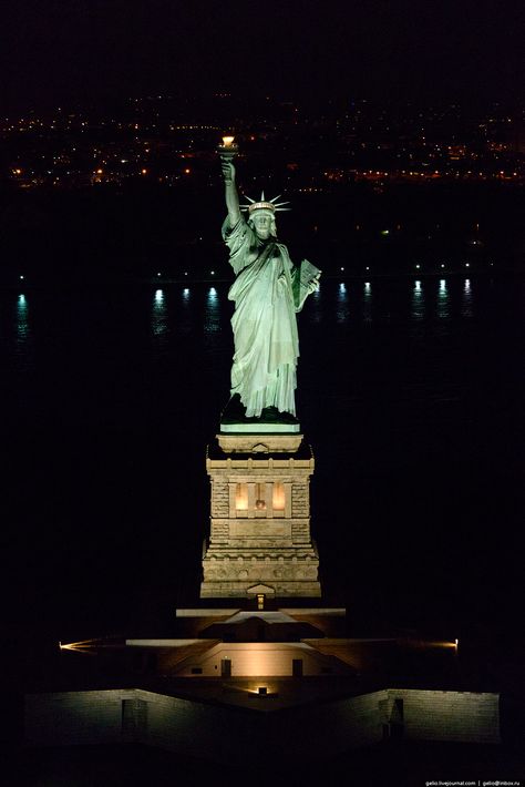 New York From Above, New York City Aesthetic, Extra Work, Washington Square Park, The Statue Of Liberty, New York Aesthetic, New York Life, New York City Travel, Nyc Trip