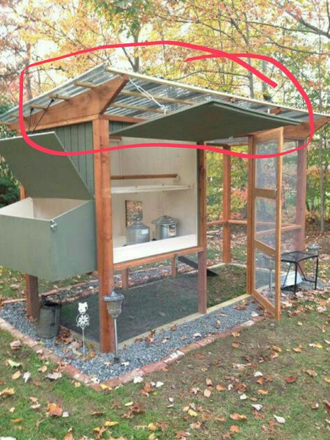 Chicken Coop Ideas Simple, Pallet Chicken Coop, Chicken Coop On Wheels, Reban Ayam, Chicken Coop Backyard, Chicken Coop Diy, Chicken Coop Pallets, Build A Chicken Coop, Mobile Chicken Coop