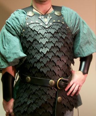 his tunic is cool too Leaf Armor, Dragon Armour, Armor Belt, Armor Inspiration, Ranger Armor, Scale Armor, Costume Armour, Scale Mail, Armor Clothing