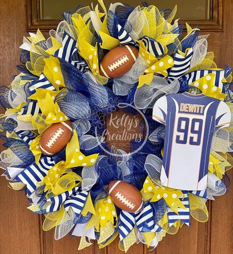 Football Centerpieces, Sports Wreath, Baseball Wreaths, Mesh Ribbon Wreaths, Football Crafts, Birthday Wreath, Sports Wreaths, Homemade Wreaths, Football Wreath