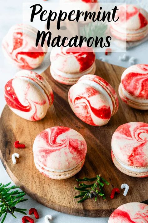 Peppermint Macarons, Peppermint Buttercream, Christmas Macarons, Christmas Cookie Box, Macaron Flavors, Macaron Cookies, Macaroon Recipes, Dessert Party, Macaron Recipe