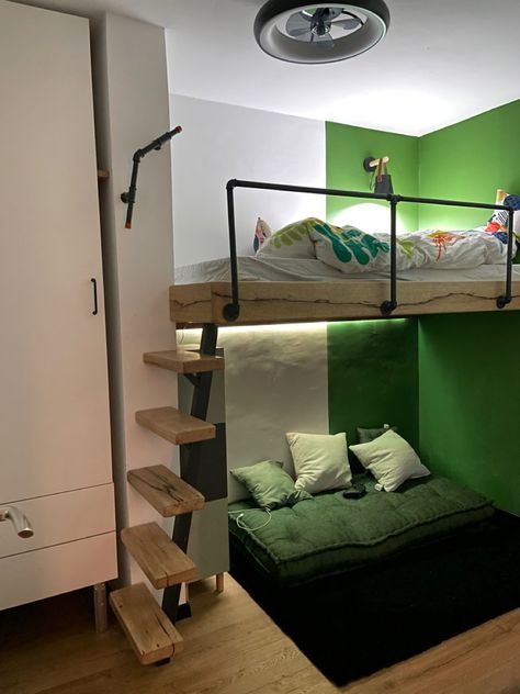 I wanted to create floating steps, looklike on a ladder and combine steel as a abase and limba wood as the steps. Loft Bed Ladder Ideas, Floating Bunk Bed, Ladder For Bunk Bed, Small Bunk Room, Floating Bunk Beds, Bunk Bed Ladder Ideas, Cabin House Exterior, House Exterior Layout, Bunk Bed Stairs