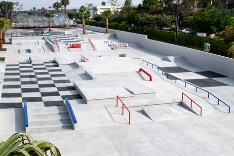 Skatepark Design and Construction - California Skateparks Backyard Skatepark, Construction Portfolio, Skatepark Design, Playgrounds Architecture, Module Design, Vertical City, Skateboard Park, Porch Life, Public Space Design