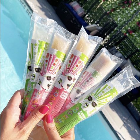 6 Best Boozy Ice Pops - Top Alcohol-Infused Popsicles Vodka Mule, Boozy Ice Pops, Frozen Pops, Best Lemonade, Freeze Pops, Frozen Cocktails, Push Pops, Popsicle Recipes, Hard Seltzer