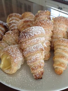 The Baking Dad: Custard Cream Horns Creme Horns, Custard Filling Recipe, Pastry Horns, Cream Horn, Italian Cakes, Cream Horns, Cream Puff Recipe, Puff Pastry Desserts, Custard Cream