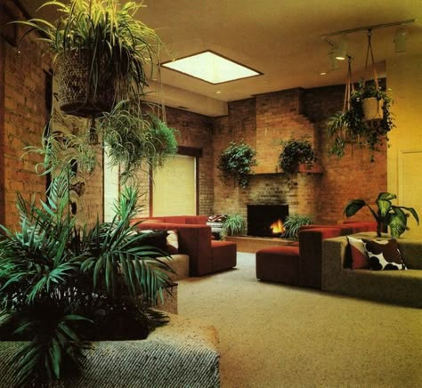 New Decorating Book, 1981 Retro Style Living Room, 80s Interior Design, Retro Rooms, Lots Of Plants, 80s Home, 80s Interior, 70s House, 70s Interior, Retro Interior Design