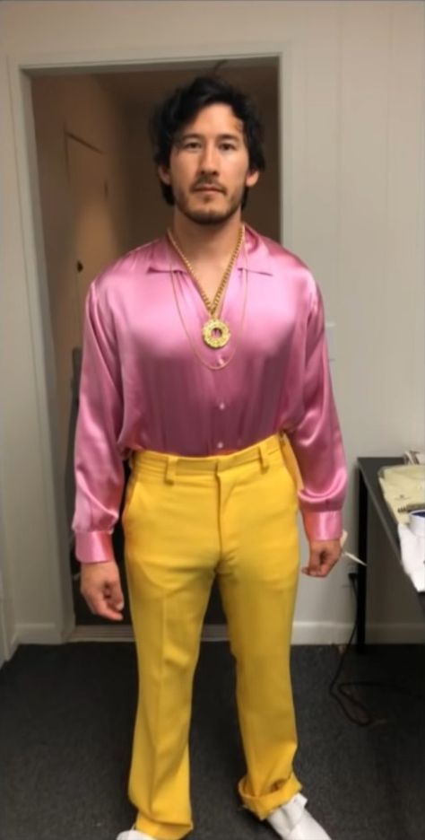 Markiplier Full Body Pic, Willford Warfstash, Markiplier Background, Wilford Warfstache, Funny Bases, Markiplier Memes, Mark Fischbach, Jack And Mark, Youtube Gamer