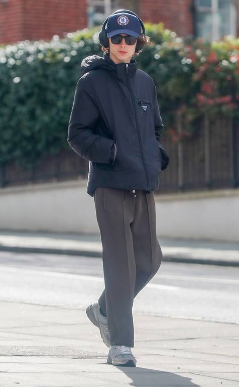 Timothee Chalamet Outfits Casual, Timothy Chalamet Fashion, Timothee Chalamet Style, Timothee Chalamet Fits, Timothee Chalamet Clothes, Timothee Chalamet Outfits, New Balance Outfits, Timothee Chalamet Streetwear, 29 February