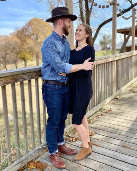 Jessa Duggar and Ben Seewald Are Expecting Baby No. 5 Amy Duggar, Tight Floral Dress, Jessa Duggar, Jessa Seewald, Duggar Family Blog, Big Headbands, Jinger Duggar, Grateful To God, Blessed Beyond Measure