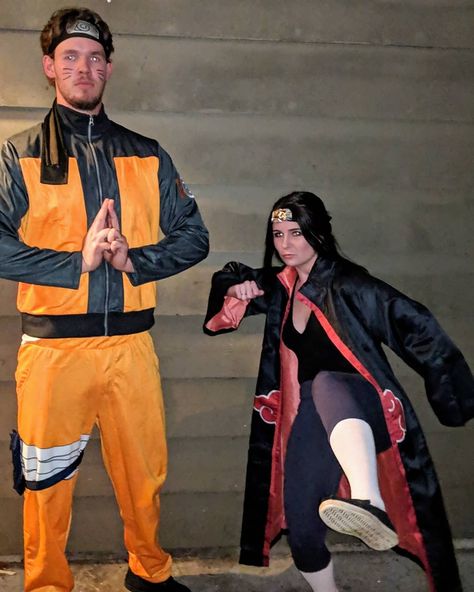 Itachi Halloween Costume, Naruto Couples Costume, Halloween Costumes Naruto, Naruto Couple Costume, Itachi And Naruto, Couple Customes, Naruto Halloween Costumes, Naruto Halloween, Naruto Costumes