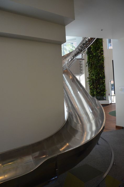 Google Office, Startup Office, House Slide, Indoor Slides, Corporate Office Decor, Dream Office, Metal Slide, Interior Accents, Cool Office