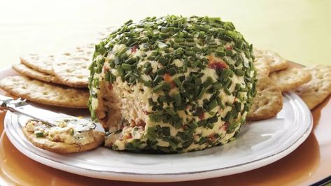 Sun-Dried Tomato Cheese Ball Recipe - Pillsbury.com Tomato Cheese, Cheese Ball Recipe, Gouda Cheese, Cheese Ball Recipes, Cream Cheese Spreads, Tomato And Cheese, Cheese Ball, Sun Dried, Yummy Appetizers