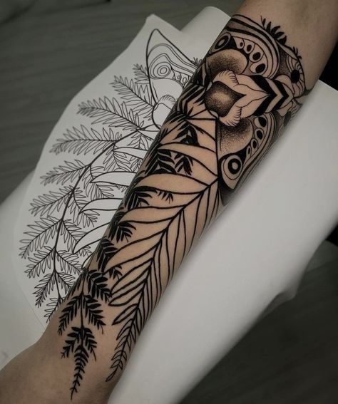 @A.aliotitattoo Ellie’s Tattoo The Last Of Us, Tlou Tattoo, Foliage Tattoo, Ellie's Tattoo, Venus Tattoo, Ellie The Last Of Us, Matching Best Friend Tattoos, Marvel Tattoos, Greek Tattoos