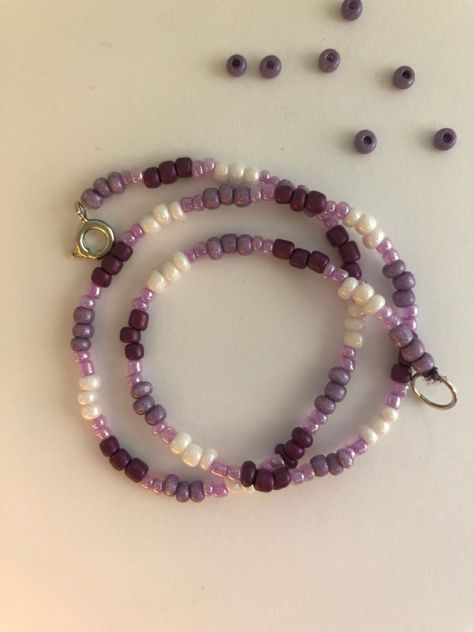 Pulseras Kandi, Small Bead Bracelet, Diy Jewelry Set, Purple Beaded Bracelets, Bracelets For Boyfriend, Crystal Bead Jewelry, Pretty Jewelry Necklaces, Purple Bracelet, Diy Bracelets Patterns