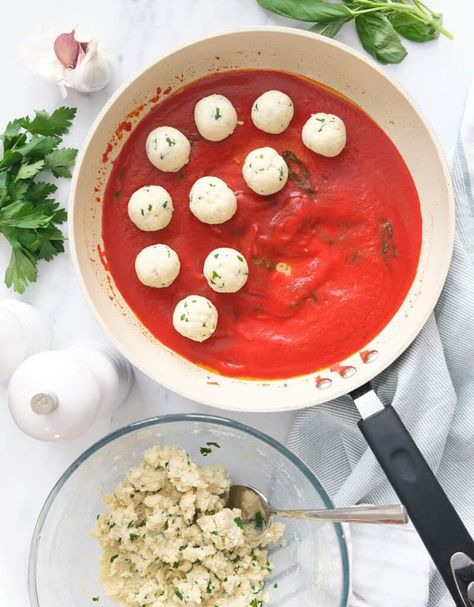 Ricotta Meatballs Vegetarian, Ricotta Balls In Tomato Sauce, Ricotta Balls, Ricotta Meatballs, Baked Ricotta, Cheese Stuffed Meatballs, No Meat, Meat Recipe, Family Meal